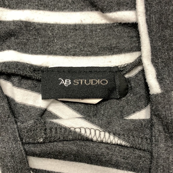 AB STUDIO skirt. Size medium - Picture 6 of 8